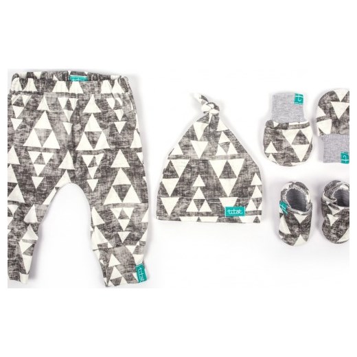 Wyprawka Newborn Grey Triangles Organic 4 częściowy Titot Baby Fashion szary OneSize showroom.pl