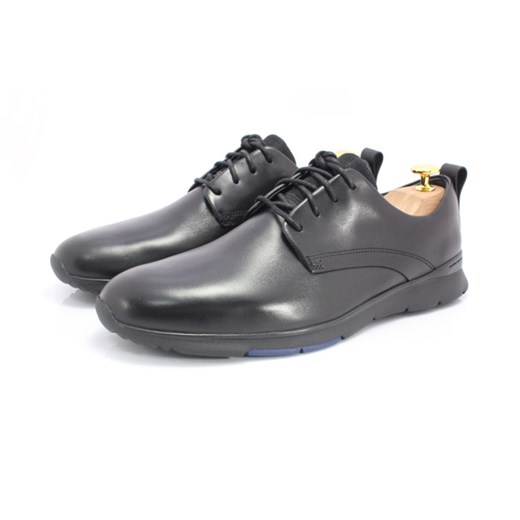 CLARKS 26119905 CZARNE - Markowe, wygodne buty ze skóry, styl CASUAL