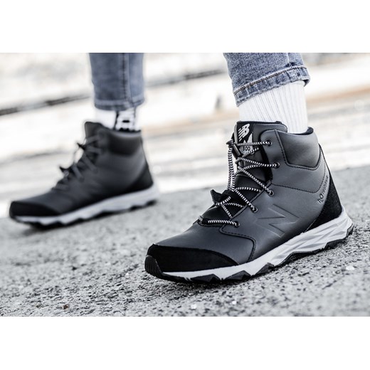 Buty zimowe dziecięce New Balance sznurowane trapery