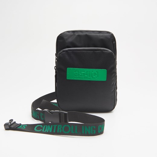 Cropp - Saszetka z regulowanym paskiem - Czarny Cropp One Size
