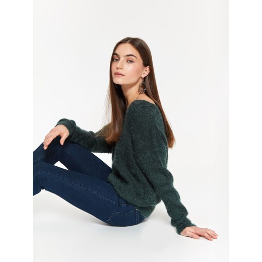Sweter damski Top Secret z dekoltem w serek z dzianiny