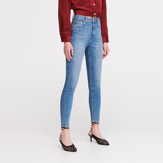 Jeansy damskie niebieskie Reserved w miejskim stylu
