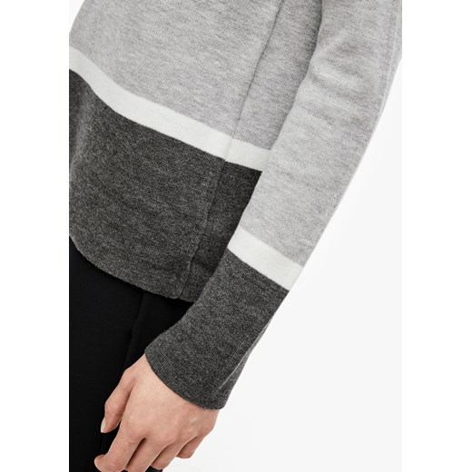 Sweter damski S.Oliver casual z okrągłym dekoltem