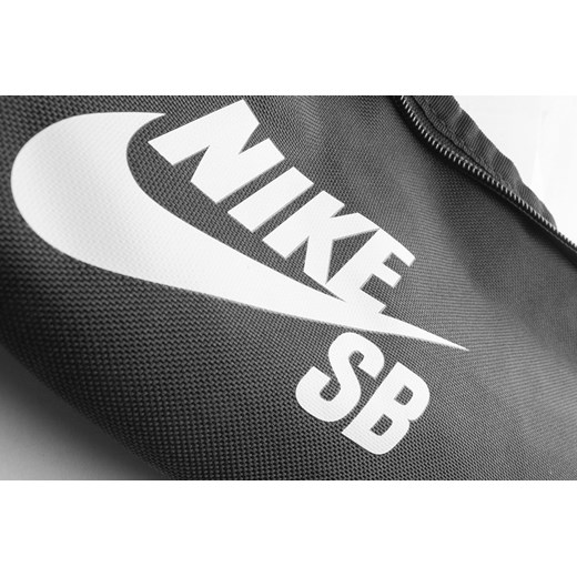 Nerka Nike z poliestru