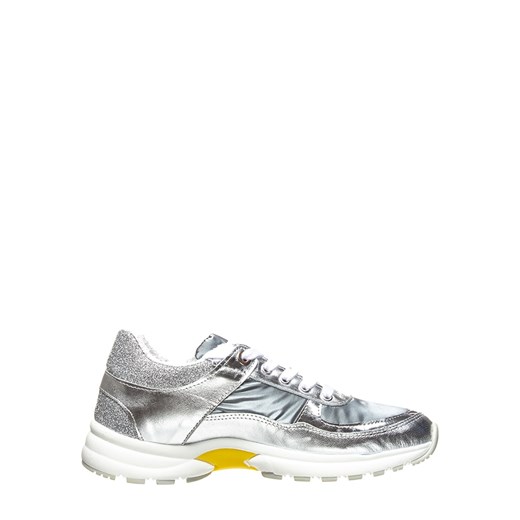 Sneakersy w kolorze srebrnym