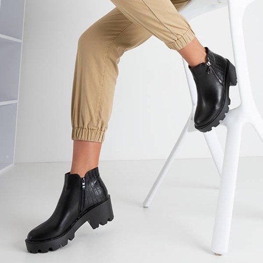 Botki Royalfashion.pl czarne bez wzorów casual na obcasie