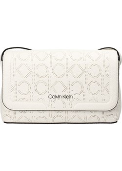 Listonoszka Calvin Klein ze skóry ekologicznej