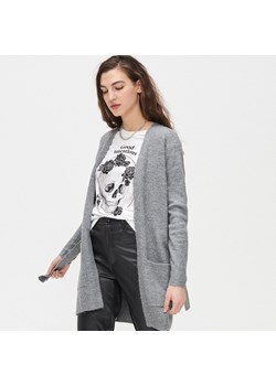 Sweter damski Cropp casual z dekoltem w literę v