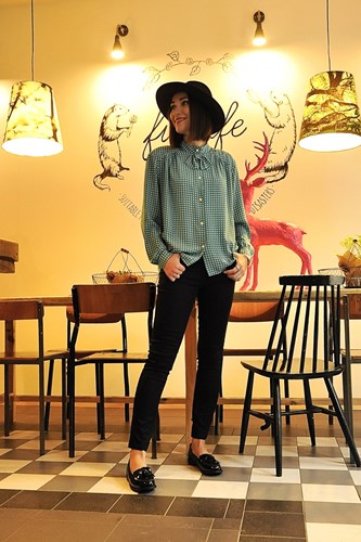 black skinny jeans