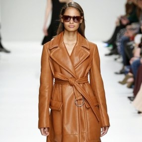 Wybór projektantów: ubrania ze skóry