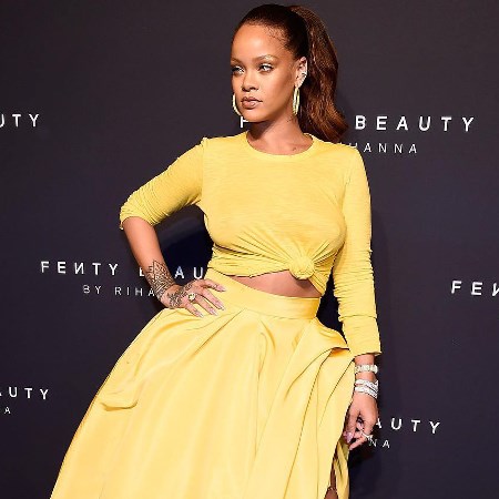Rihanna w żółtej kreacji
