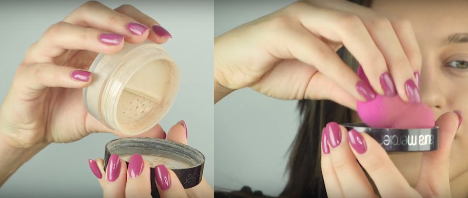 Aplikacja beauty blenderem pudru sypkiego.