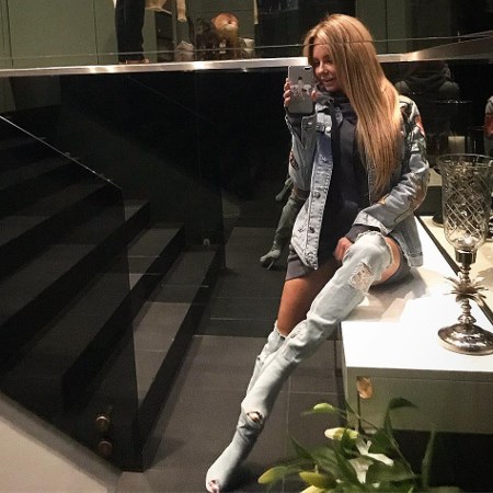 Małgorzata Rozenek w jeansowych kozakach