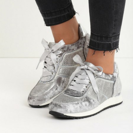 Srebrne, sportowe buty
