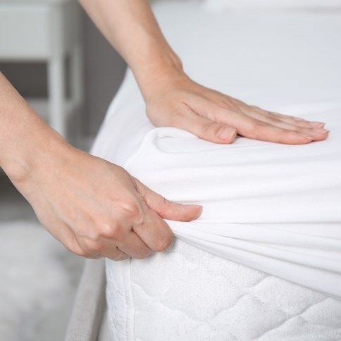 Białe prześcieradło