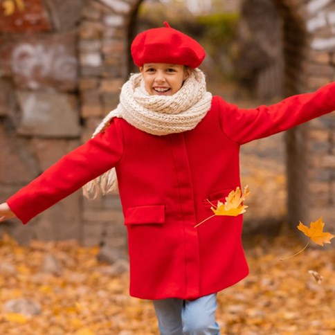 Dziewczynka w czerwonym płaszczu