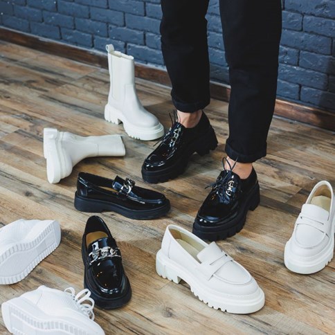 Półbuty czarne i białe skórzane 