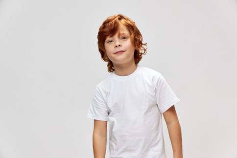 biały T-shirt chłopięcy