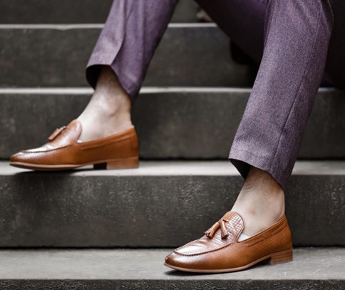 brązowe loafersy męskie
