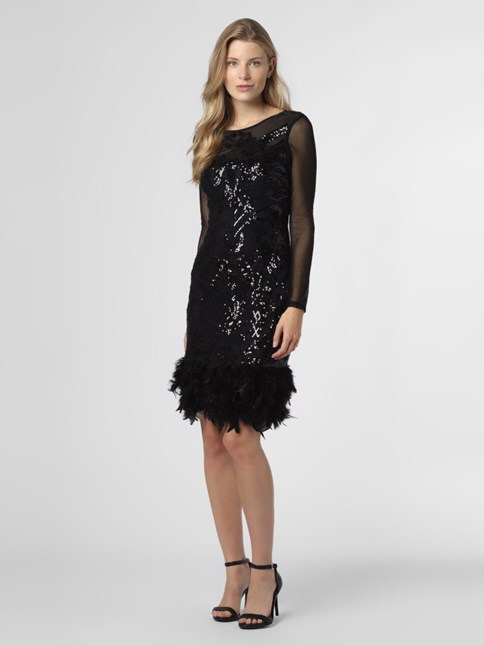 czarna sukienka z piórami