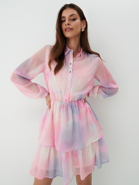 pastelowa sukienka tie-dye