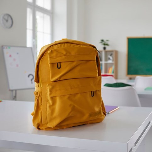 Żółty plecak dla dzieci