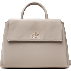 Beżowy kuferek Calvin Klein elegancki  - zdjęcie produktu