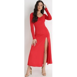 Born2be sukienka maxi czerwona z dekoltem w serek dzianinowa  - zdjęcie produktu