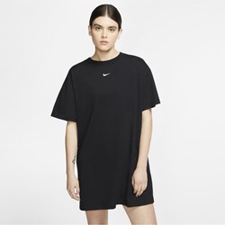 Sukienka Nike luźna z krótkimi rękawami czarna z okrągłym dekoltem  - zdjęcie produktu