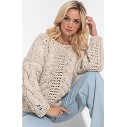 Sweter damski Fobya jesienny beżowy z okrągłym dekoltem  - zdjęcie produktu