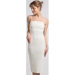 Sukienka Lalupa na ramiączkach dopasowana biała midi  - zdjęcie produktu
