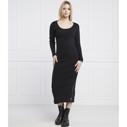 Sukienka Calvin Klein dopasowana midi  - zdjęcie produktu