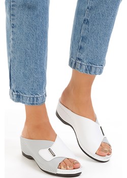 Białe klapki na koturnie Nudia Zapatos Zapatos promocja - kod rabatowy