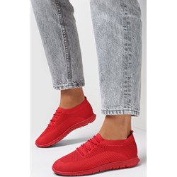 Buty sportowe damskie czerwone Born2be na płaskiej podeszwie  - zdjęcie produktu