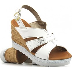 Inblu sandały damskie z klamrą białe na koturnie z tworzywa sztucznego  - zdjęcie produktu