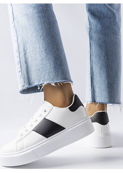 Białe sneakersy z czarnym paskiem Aurélie Gemre okazyjna cena gemre - kod rabatowy