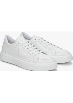 Skórzane trampki męskie w kolorze białym Estro ER00110544 Estro wyprzedaż Estro - kod rabatowy