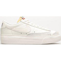 Buty sportowe damskie białe Nike płaskie  - zdjęcie produktu