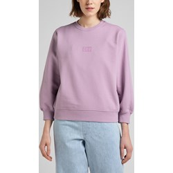 Bluza damska różowa Lee z napisami krótka  - zdjęcie produktu