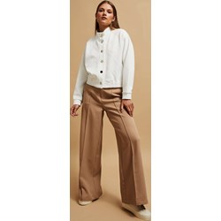 Bluza damska Moodo.pl z elastanu casualowa krótka  - zdjęcie produktu