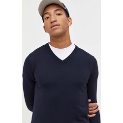 Sweter męski Hugo Boss w serek  - zdjęcie produktu