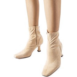 Botki beżowe na jesień na obcasie z zamkiem  - zdjęcie produktu