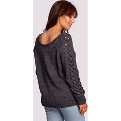 Sweter damski BeWear szary z okrągłym dekoltem  - zdjęcie produktu
