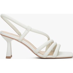 Sandały damskie białe Estro eleganckie na obcasie z klamrą  - zdjęcie produktu
