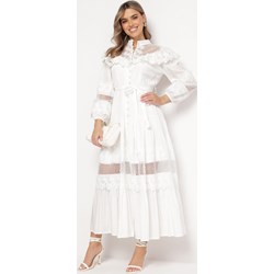 Sukienka Born2be biała z długim rękawem z paskami z koronką maxi  - zdjęcie produktu