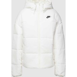 Biała kurtka damska Nike krótka z kapturem  - zdjęcie produktu