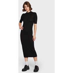 Sukienka Calvin Klein na spacer prosta  - zdjęcie produktu