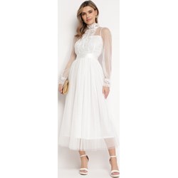 Sukienka Born2be koronkowa biała maxi z długim rękawem  - zdjęcie produktu
