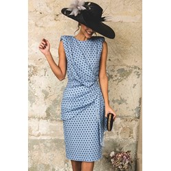 Sukienka niebieska IVET bez rękawów z okrągłym dekoltem w grochy ołówkowa  - zdjęcie produktu