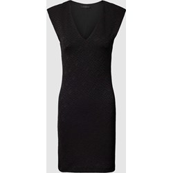 Sukienka Guess czarna w serek bez rękawów mini dopasowana  - zdjęcie produktu